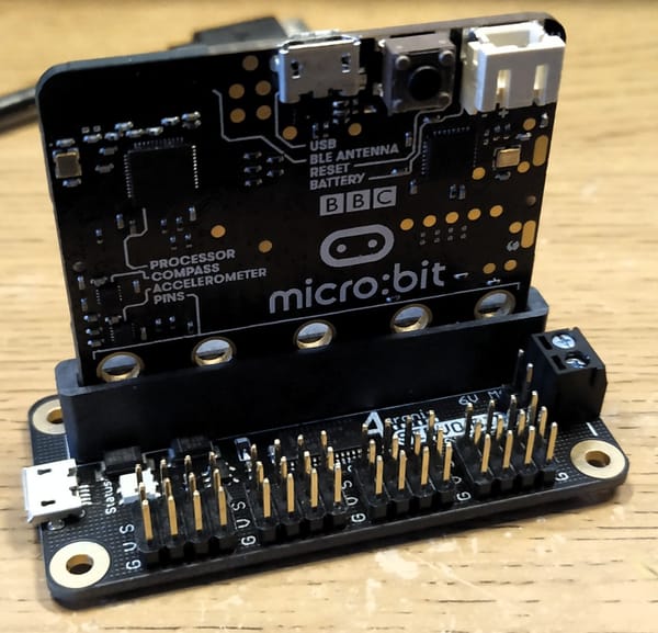 Micro:bit Monday: Servo:bit