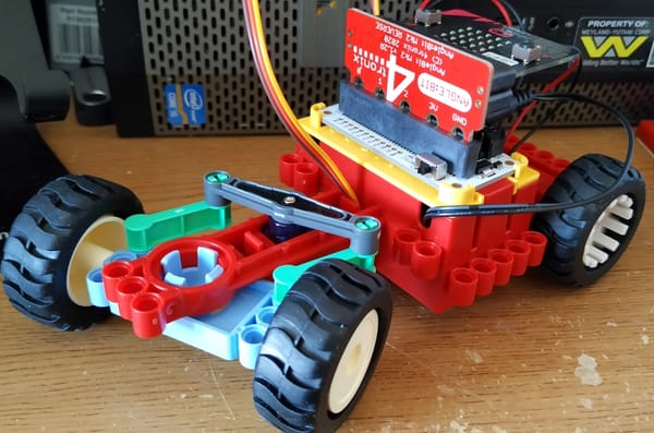 micro:bit Monday: Valenta Off-Roader